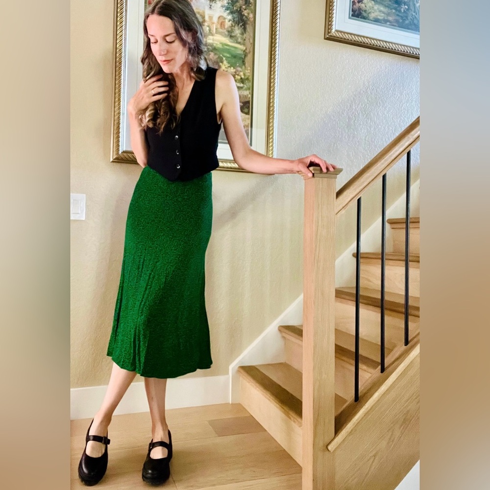 Reformation Bea skirt in “jitterbug print” - Picture 14 of 16